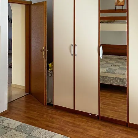 Awesome In Apartment Liznjan